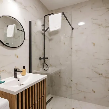 Daire Shortstaypoland Sokratesa